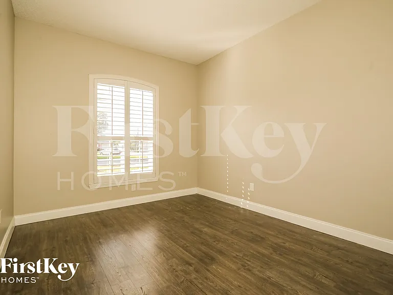 1913 Belhaven Dr — Photo 10