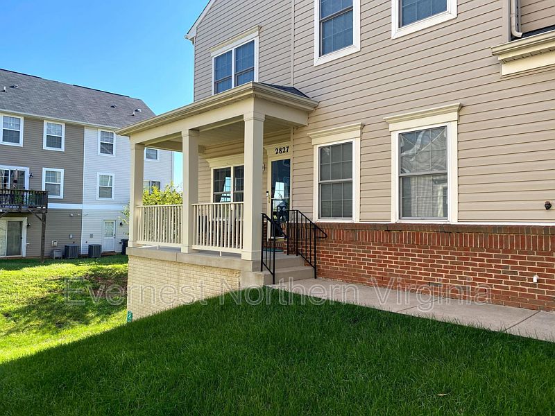1st image of 2827 Chinkapin Oak Ln #226