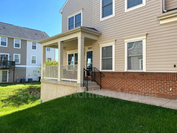 2827 Chinkapin Oak Ln #226, Woodbridge, VA 22191