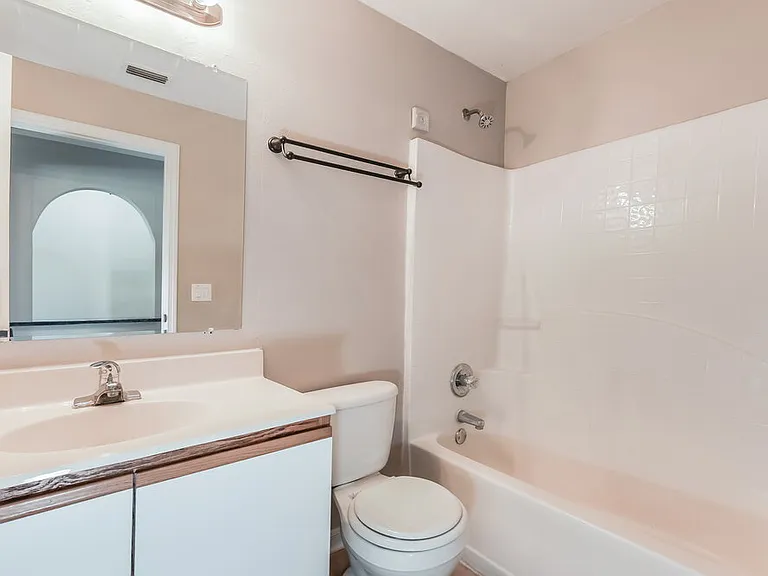 25213 Hyde Park Blvd — Photo 15