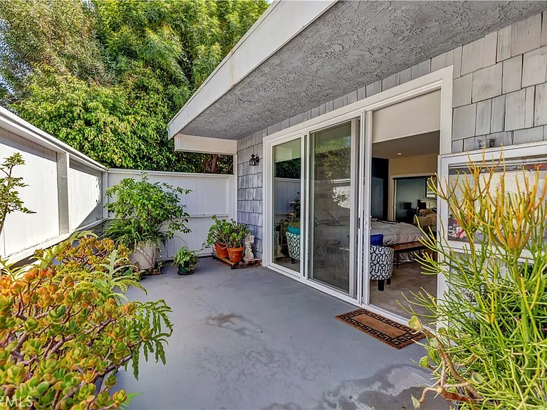 714 Cliff Dr — Photo 29
