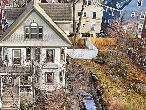 4th image of 9 Edwin St