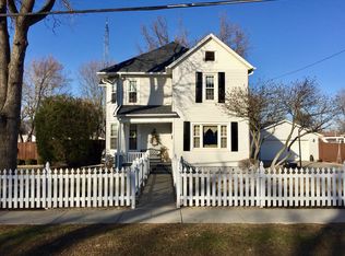 229 W Dean St, Virden, IL 62690