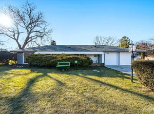 920 Palace St, Aurora, IL 60506