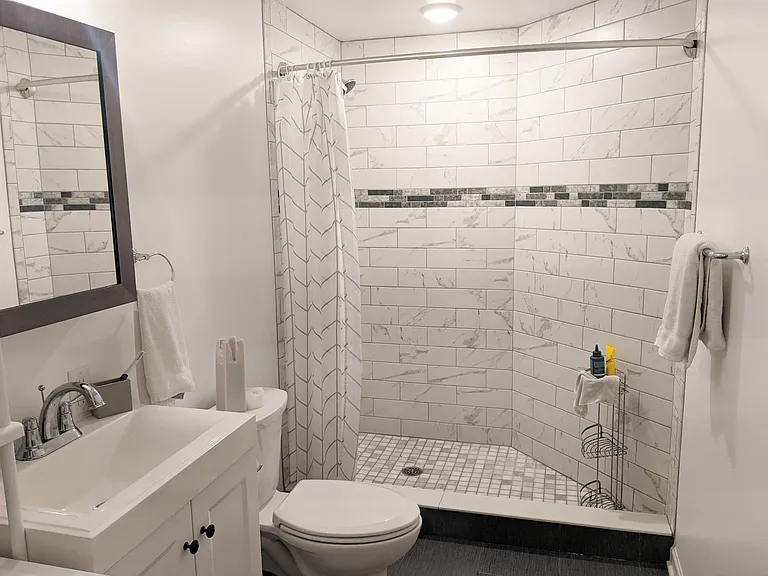 4114 Lauriston Street — Photo 8