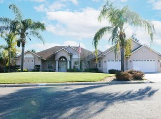 5872 E Club View Dr, Fresno, CA 93727