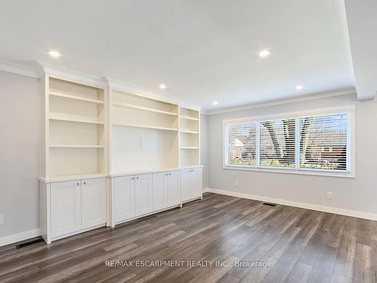 1266 Royal Dr W #UPPER — Photo 6