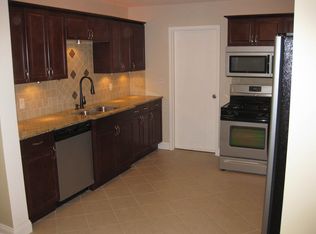 29 Campus Dr W, Amherst, NY 14226