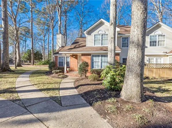 852 Masters Trl, Newport News, VA 23602