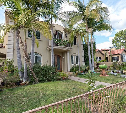 2nd image of 241 S Beverly Dr
