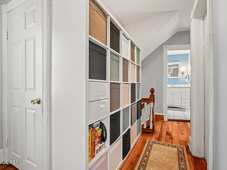 49 Franklin Ave — Photo 30