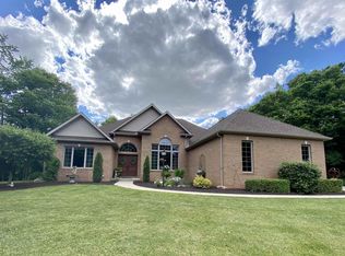 12523 N Camelot Trl, Milford, IN