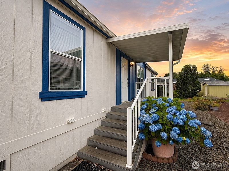 2nd image of 14727 43rd Avenue NE #37