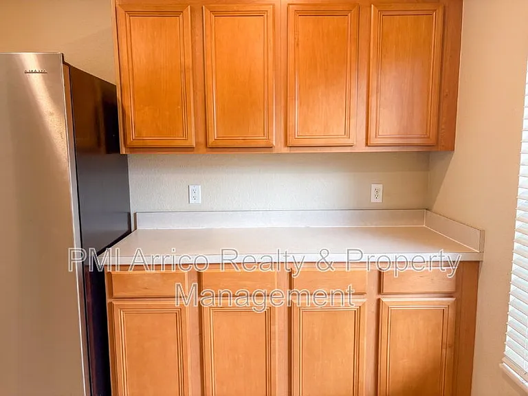 10840 Johanna Ave — Photo 8