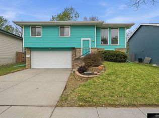 2323 SW 17th St, Lincoln, NE 68522