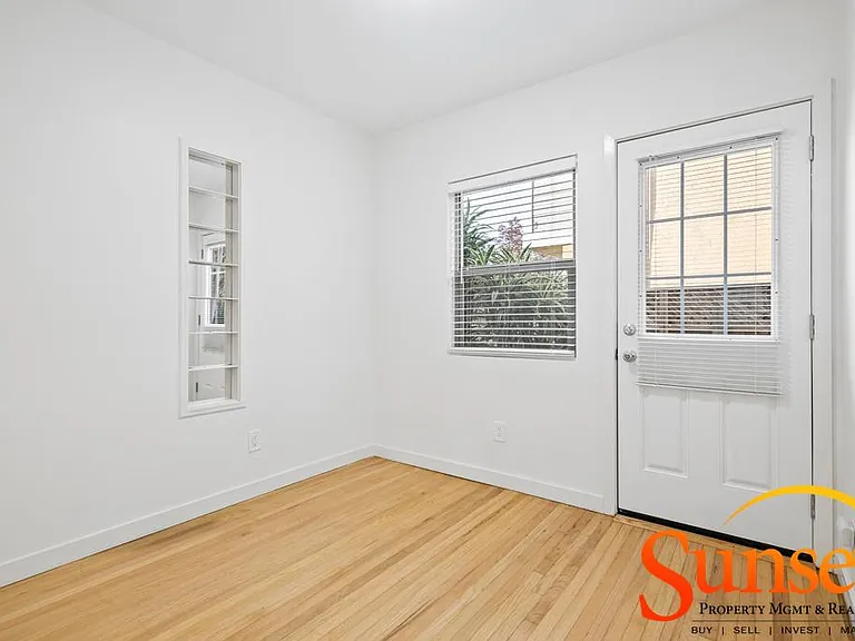 4417 Illinois St — Photo 9