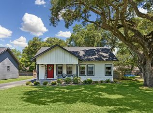 705 4th St, Sealy, TX 77474