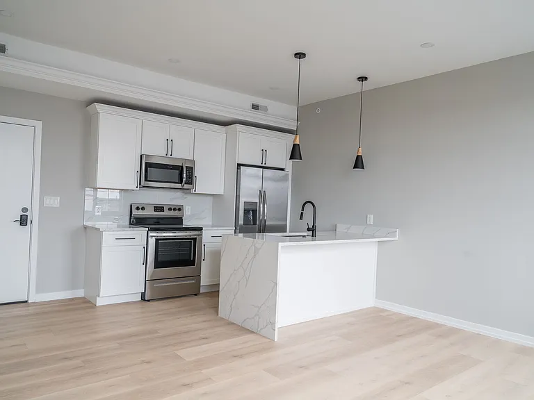 2401 Washington Ave — Photo 41