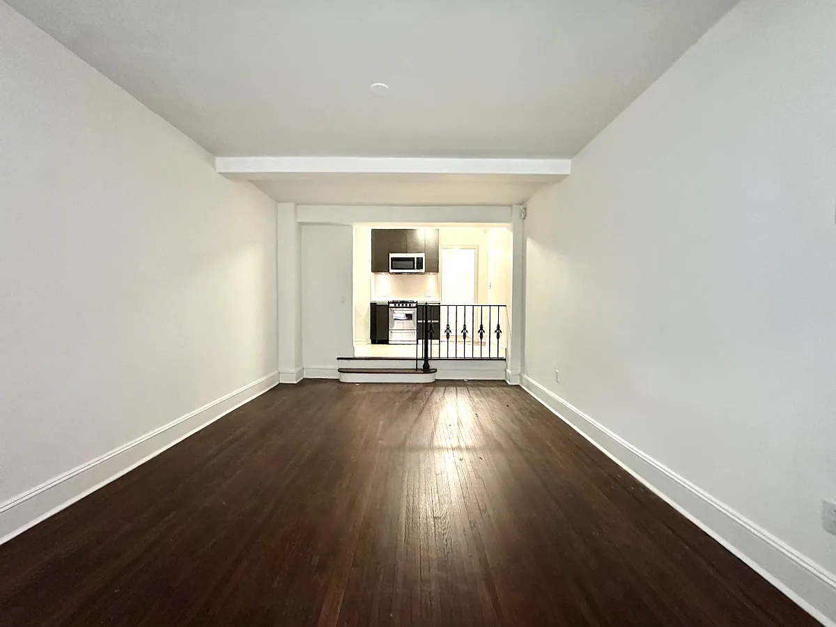 Building Photo - 1080 Amsterdam Ave #701