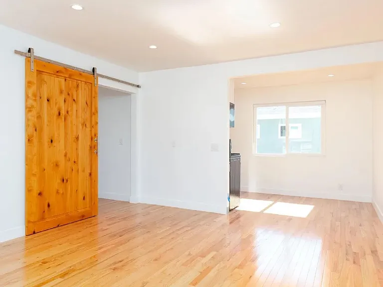 560 Hamilton St #8 — Photo 5