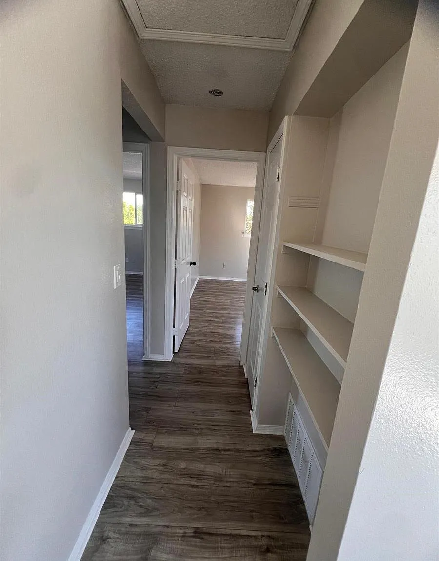 2 bed, 1.0 bath, 912 sqft, $1,650 — Photo 3