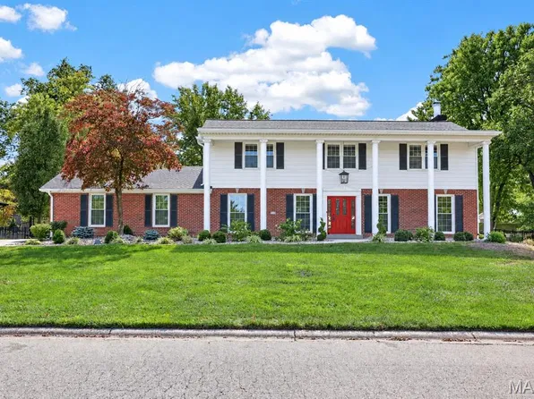 12120 Hibler Dr, Saint Louis, MO 63141