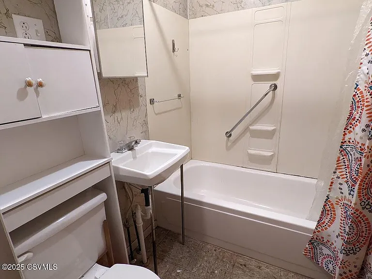500 N Shamokin St #1 — Photo 4
