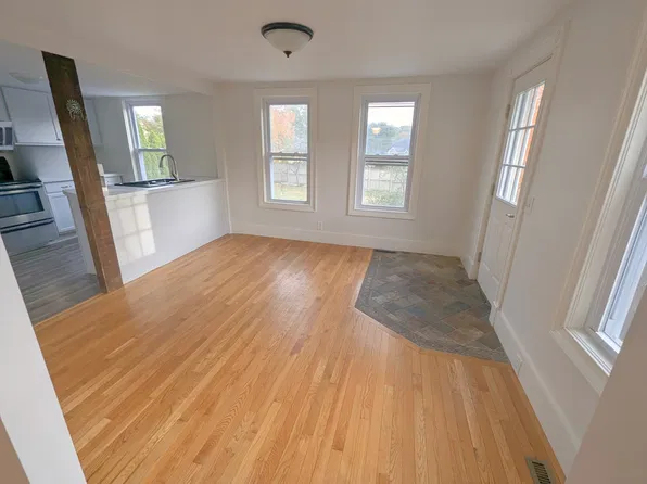 1689 Main St #1689, Concord, MA 01742