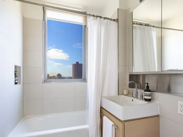 38 Delancey Street image 4 of 10