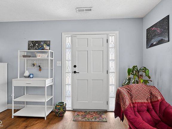 4th image of 3133 S Eden Dr