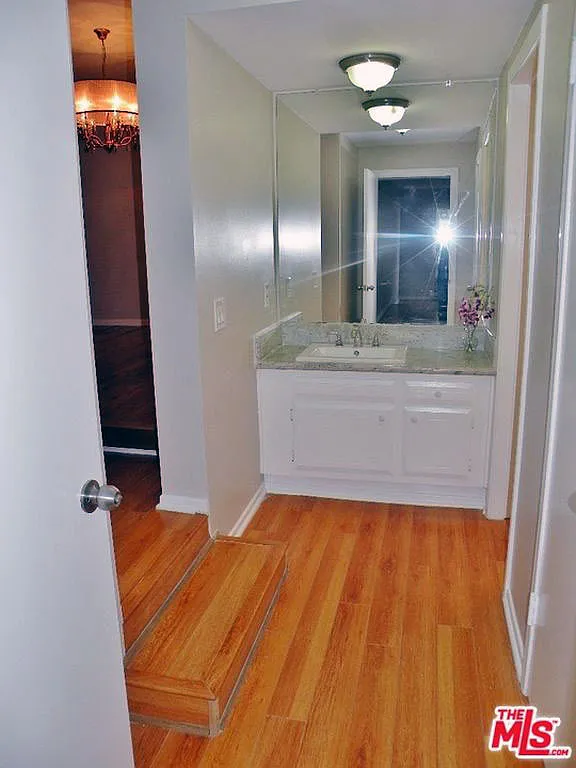1424 Amherst Ave #QPT - Smart Room — Photo 1
