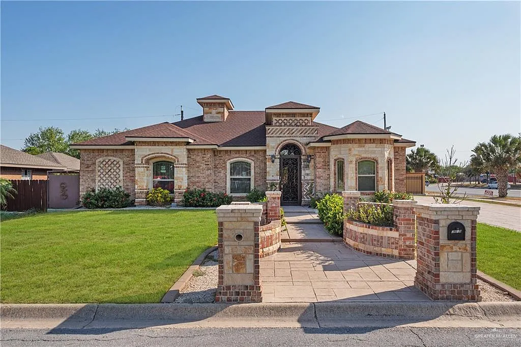 4 bed, 4.0 bath, 2409 sqft, $2,650 — Photo 1