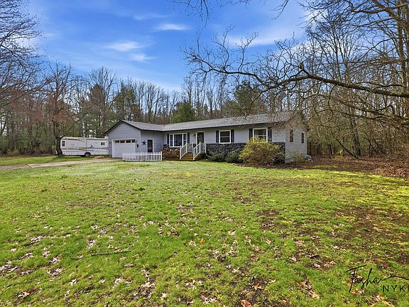 2nd image of 2467 Fenner Rd