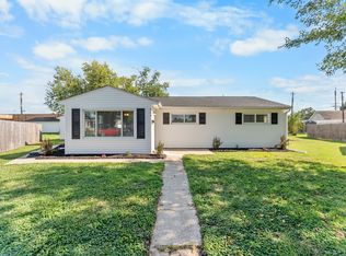 904 Twin Circle Dr, Seymour, IN 47274