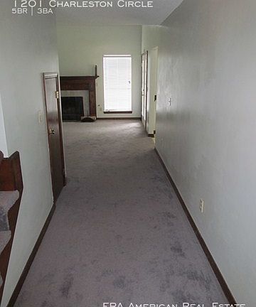 4th image of 1201 Charleston Cir
