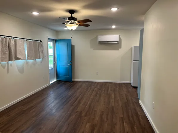3304 SE Fremont St, Topeka, KS 66605