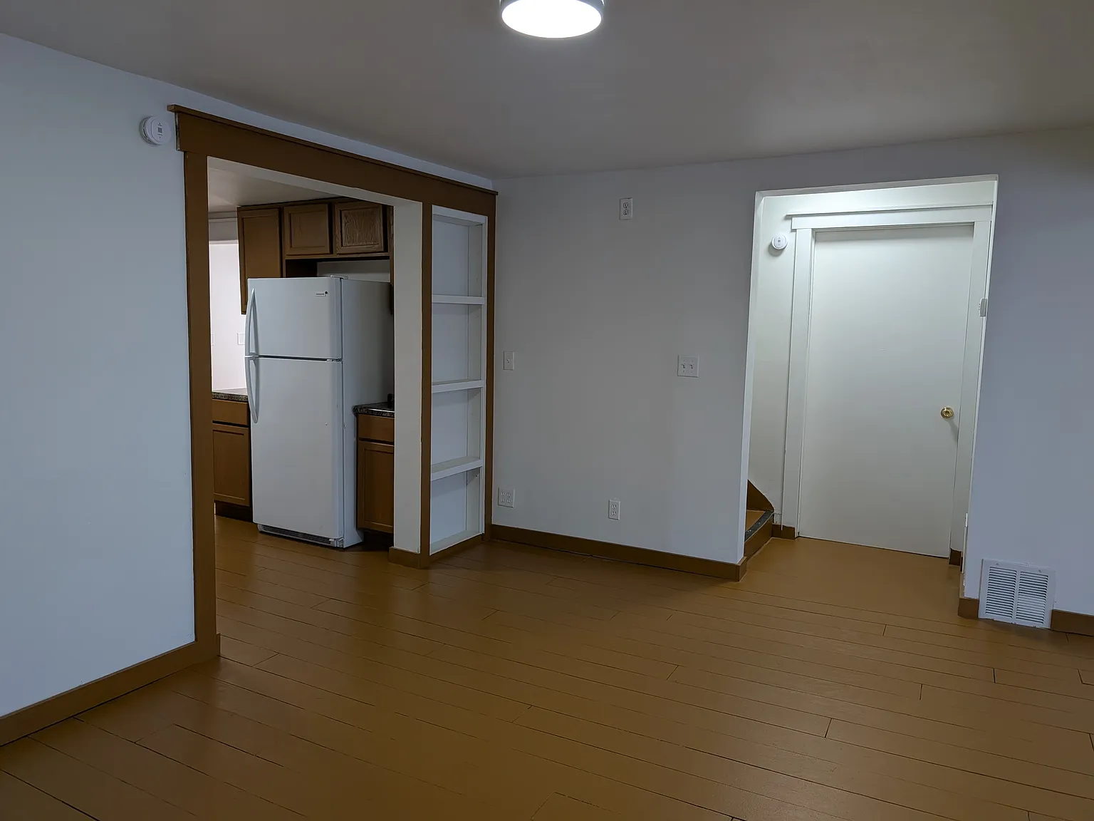3 bed, 1110 sqft, $1,795 — Photo 3