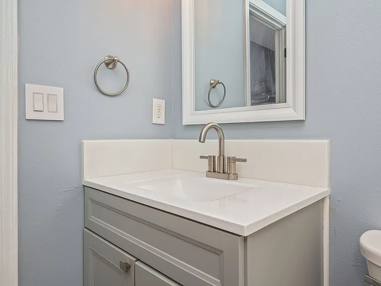 804 Sparkleberry Cv — Photo 28