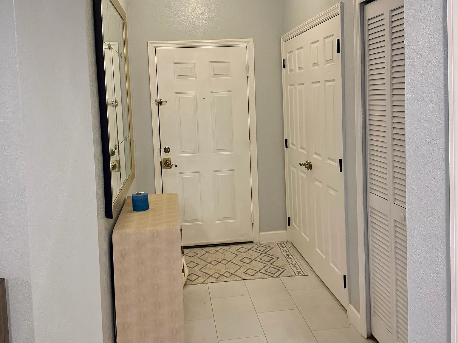3 bed, 1408 sqft, $2,350 — Photo 2