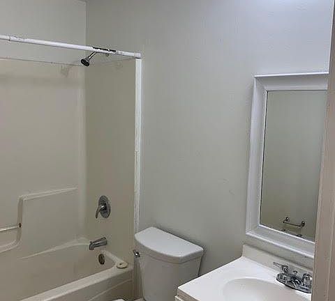 3rd image of 329 Harold Ave S #329