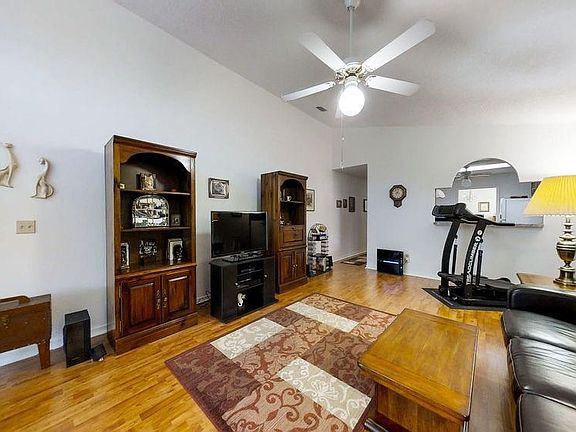 5th image of 2904 Lantana Lakes Dr E