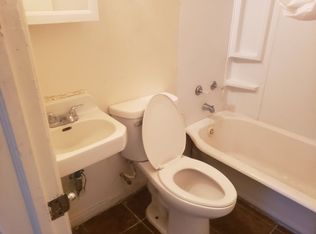 828 W Windlake Ave APT 6, Milwaukee, WI 53204