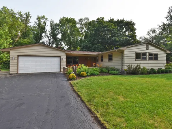 37W242 Dean St, St Charles, IL 60175