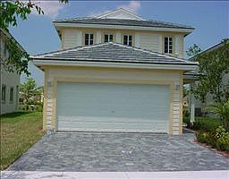 1st image of 366 NE 31st Ave