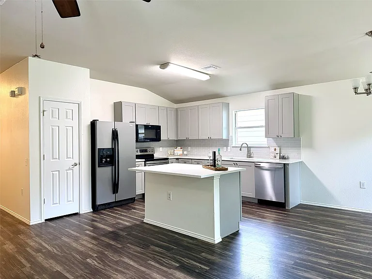 5216 English Glade Dr — Photo 5