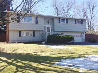 4032 Bel Harbor Dr, Liverpool, NY 13090