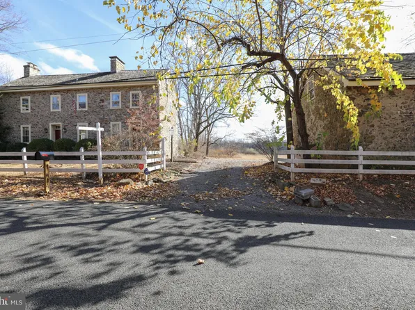 6324 Pidcock Creek Rd, New Hope, PA 18938