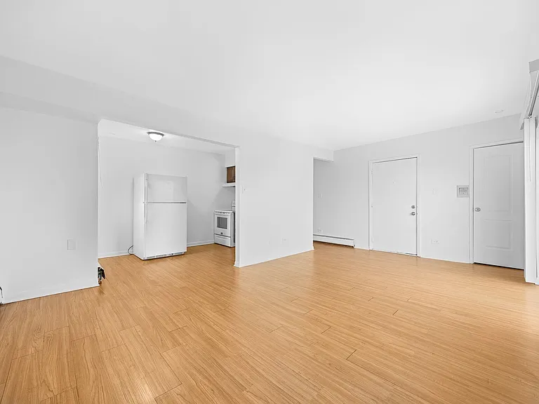 1426 S Cicero Ave #208 — Photo 3