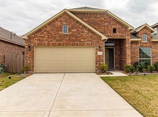1001 Great Blue Heron Dr, Texas City, TX 77590