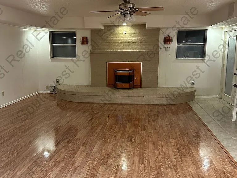141 Texas Dr — Photo 2